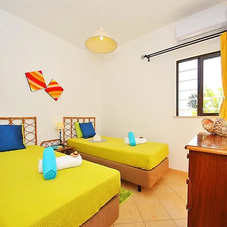 Villa Villa In Albufeira Near Praia Da Oura Beach *